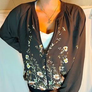 MAURICES FLORAL ZIPUP